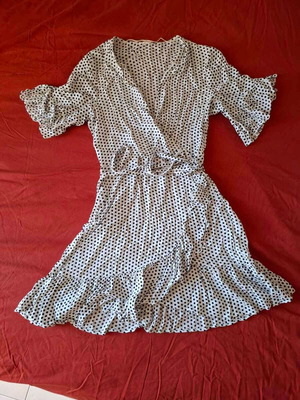 Oysho white polka dot wrap dress size S like new