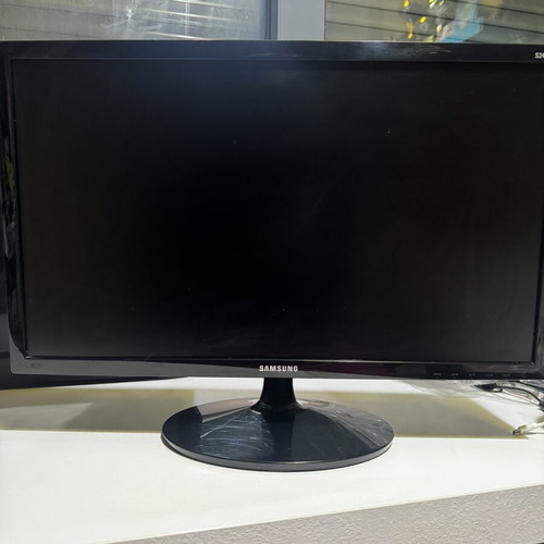 Samsung S24D330H 24” Full HD Monitor, like new