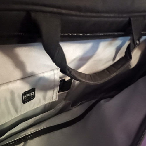 HP Laptop Bag 40×30 like new, black, 4 compartments