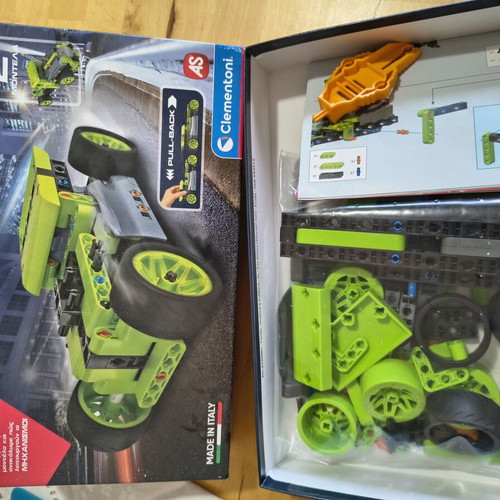 Engineering Workshop STEM Toy with Racing Car and Truck Models