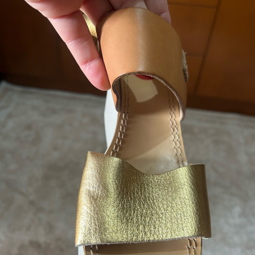 Exe platforms like new, beige and gold