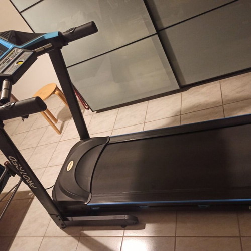 Treadmill like new, minimal use