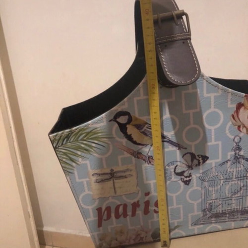 Storage case like new with decorative print