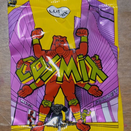 Alien figures new sealed yellow pack