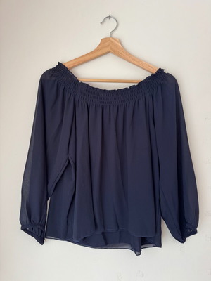 Julia Bergovich Top blue size M like new