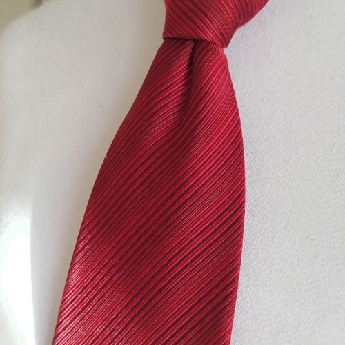 Silk tie like new, red