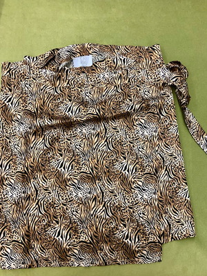 SunsetGo! Mini Animal Print Satin Skirt One Size Like New