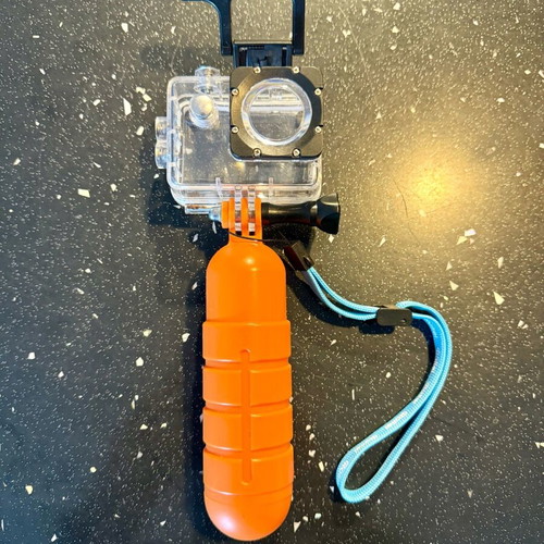 GoPro waterproof case and handle like new