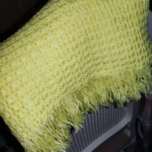 Knitted handmade scarf yellow like new, wool with fringes