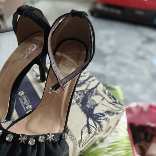 GoGo Shoes women's pumps size 38 like new, black