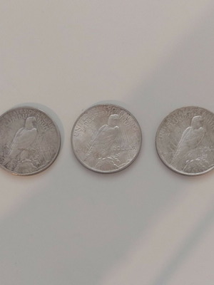 Peace Silver Dollars 1924 like new, set of 3