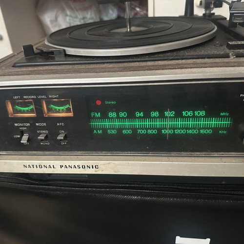National Panasonic turntable with FM/AM/phono/stereo cassette