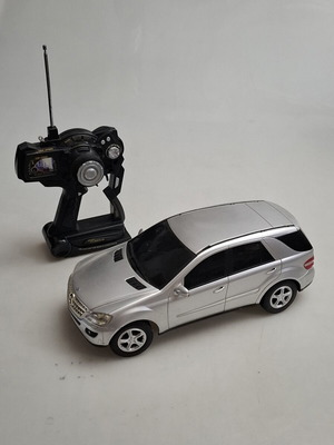 Τηλεκατευθυνόμενο αυτοκίνητο Mercedes Benz ML Class σαν καινούργιο, κλίμακα 1:14
