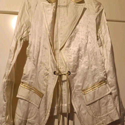Rococo jacket white with gold details L like new
