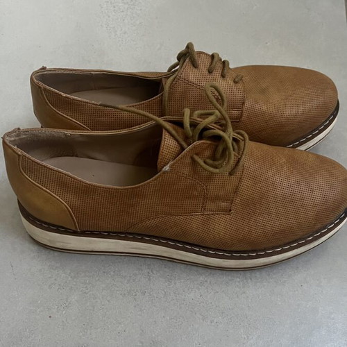 Exe shoes unisex size 40 brown like new