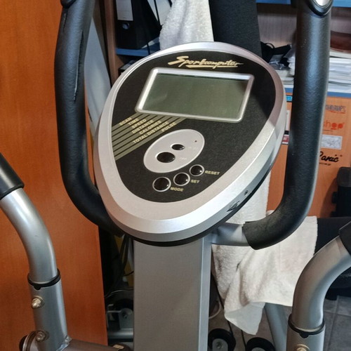Elliptical fitness machine like new