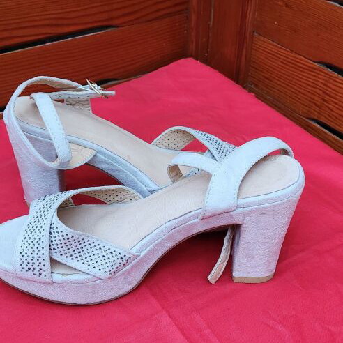 Suede pumps with rhinestones like new, white size 38