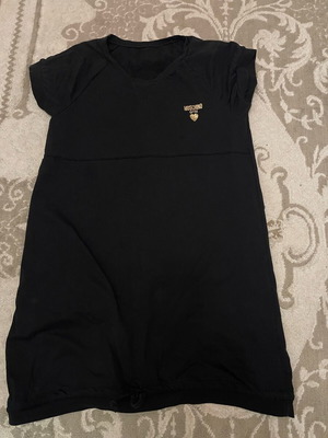 Moschino Μαύρο Φόρεμα Like New, Μέγεθος M-L, Χρυσές Λεπτομέρειες