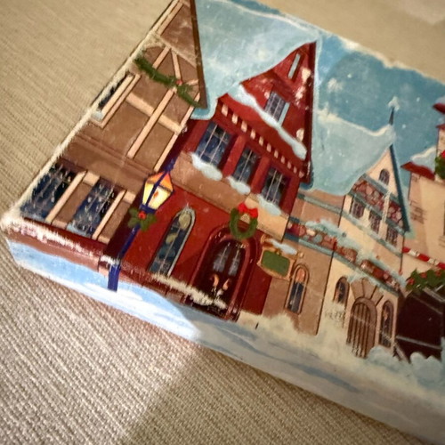 Paper box used