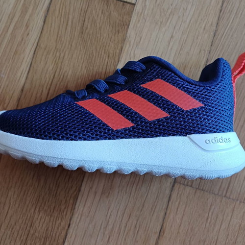 Adidas baby sports shoes size 20 like new with velcro