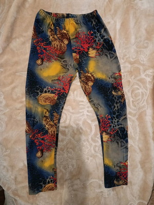 Leggings with sea bottom design like new, size M, multicolor