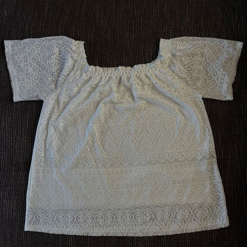 White lace off-shoulder blouse like new, size XL