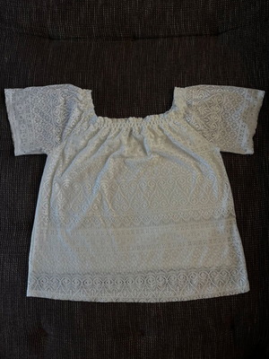 White lace off-shoulder blouse like new, size XL