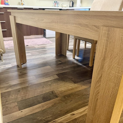 Dining table and 4 chairs set like new, oak and beige fabric