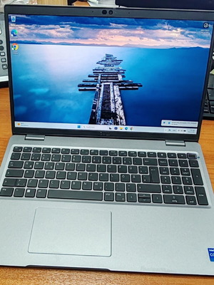 Dell 5530 laptop 15.6", i5 12th gen, 16GB RAM, 256GB NVMe SSD