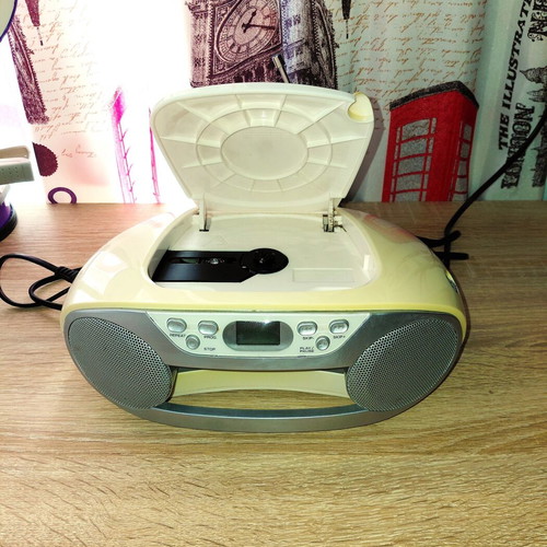 Radio-CD used, radio only with AUX and good sound