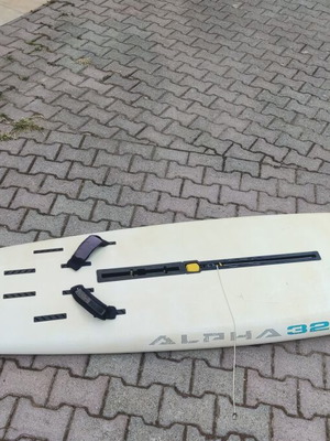 Σανίδα windsurf μεταχειρισμένη, κατάλληλη για όλα τα επίπεδα