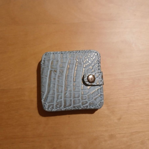 Pocket mirror with clasp like new