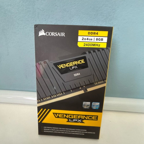 Corsair Vengeance DDR4 DIMM RAM new 8GB (2x4GB) 2400MHz