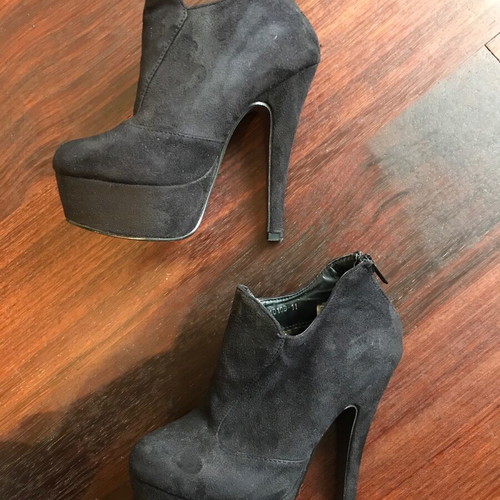 Black high-heeled booties like new, faux suede, size 36-36.5