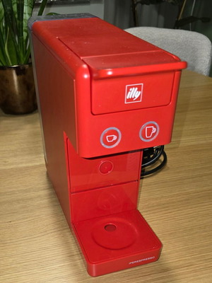 Illy Iperespresso Y3.3 coffee machine used red