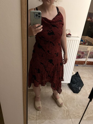 Asymmetrical red dress like new, with lining and straps