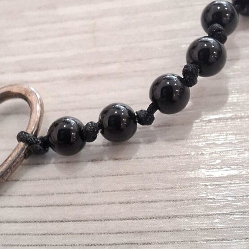 Women's bracelet heart and beads like new, black