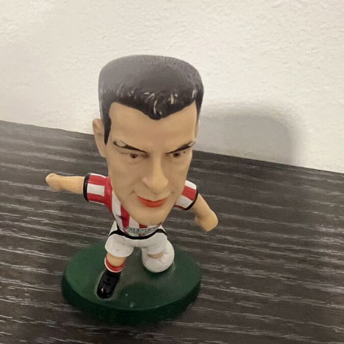 Olympiakos Figure Ze Elias used, authentic