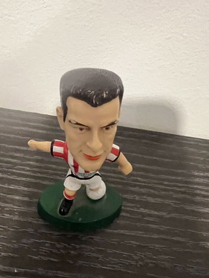 Olympiakos Figure Ze Elias used, authentic