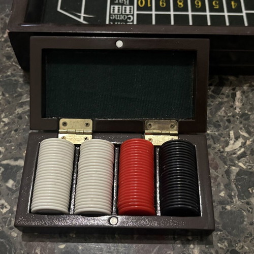 Casino game set like new with roulette, blackjack, chips, cards, dice