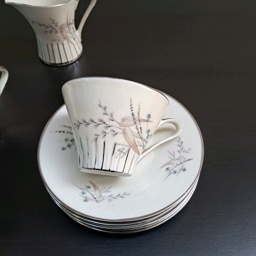 Bavaria Germany Tea Set like new with jug, creamer and 5 cups