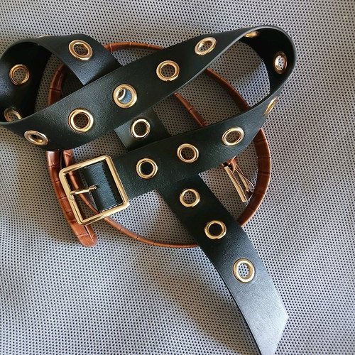 Women's belts like new, brown and black