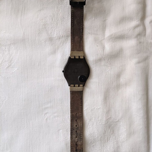 Swatch Desertic SFC100 watch used, needs battery, beige