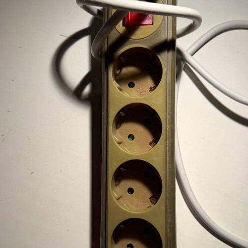 Power strip 4 sockets Schuko with illuminated switch like new, khaki/beige