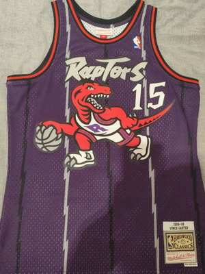 Vince Carter jersey size Medium like new