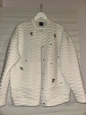 Zara καπιτονέ πανωφόρι μεταχειρισμένο, άσπρο με απλικέ κοσμήματα