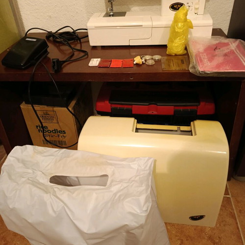 Diamadino YG-822ATF sewing machine like new with metal mechanism