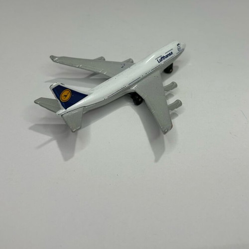 Matchbox 1988 Skybusters Boeing 747-400 Lufthansa used