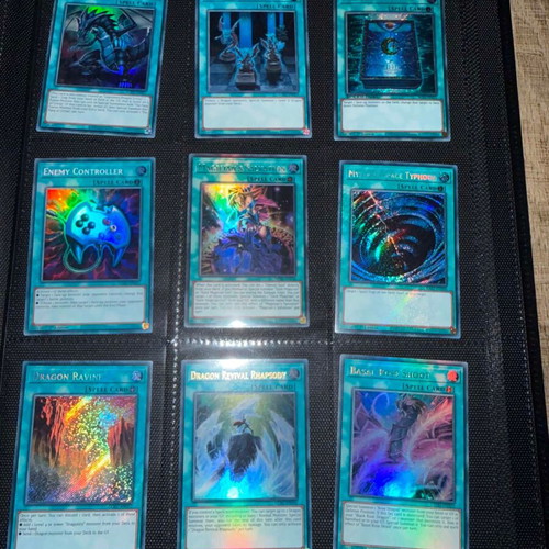 Yu-Gi-Oh! album new with 53 holo cards