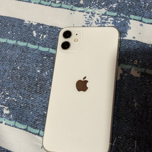 iPhone 11 like new, 71% battery health, no battery replacement